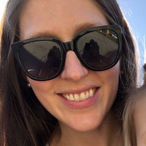 Meet your Posher, Chloe